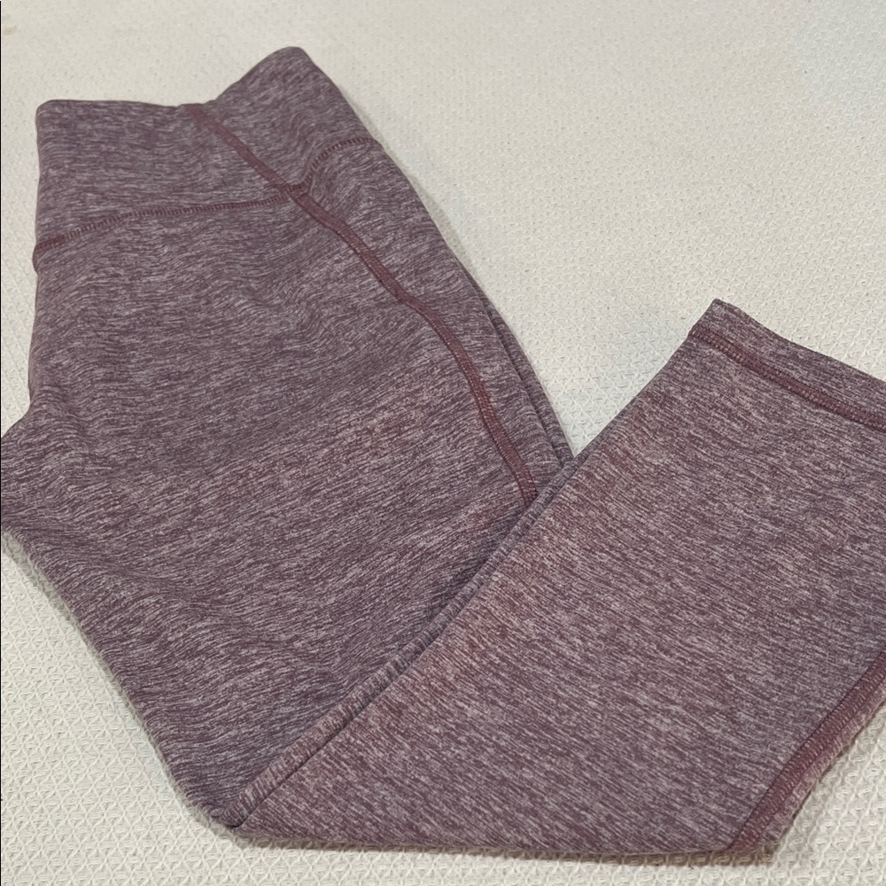 Patagonia 3/4 Leggings , used like new , 10/10 condition
